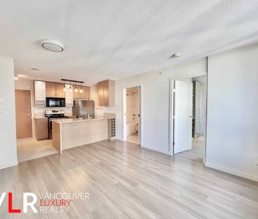 Condo in Downtown Vancouver, BC - Photo 5