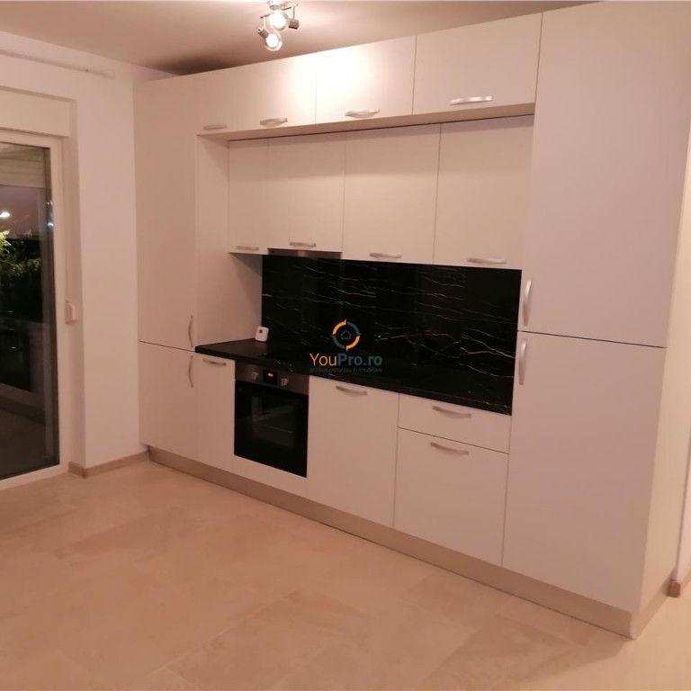 Deosebit Bloc NOU cu Loc de Parcare - Fotografie 1