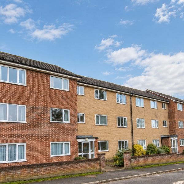 Fairlands Court, Fairlands, Surrey, GU3 - Photo 1