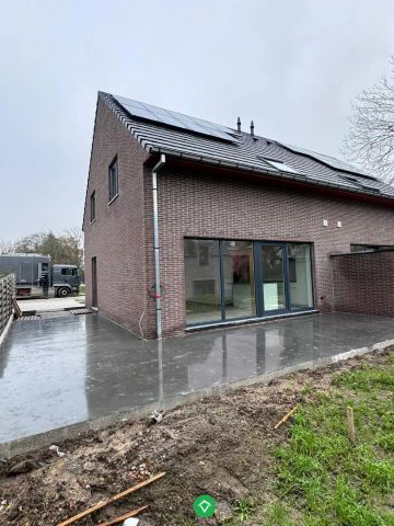 Moderne en lichtrijke nieuwbouwwoning met drie slaapkamers te Handzame (Kortemark) - Foto 2