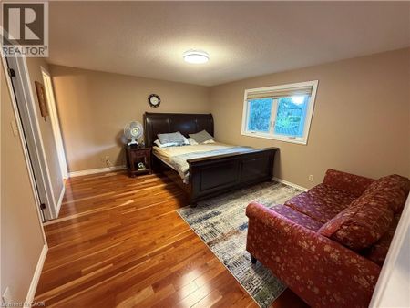8 LOWELL Street S Unit# Upper, Cambridge, Ontario, N1R5C7 - Photo 4