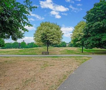 Aquila House, Surrey, RH1 - Photo 5