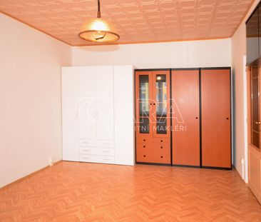 Pronájem bytu 1+1 38 m² - Photo 1