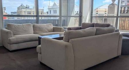 Large 2 bedroom apartment with massive balcony - Photo 4