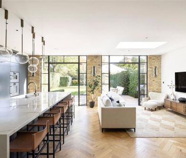 4 bedroom semi-detached house to rent - Photo 3