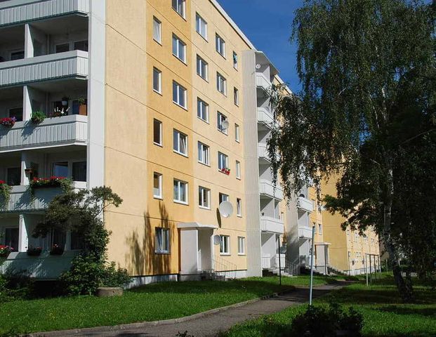 2-Raum-Wohnung mit Balkon unweit vom Schlossteich entfern - Photo 1