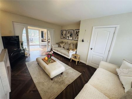 4 bedroom semi-detached house to rent - Photo 4