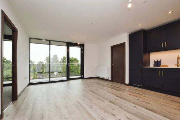 Batik Road, London, SE26 - Photo 1