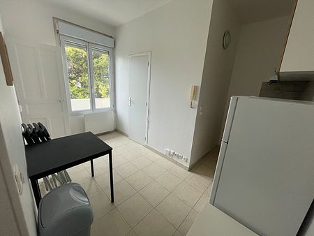 Apartment - Photo 2