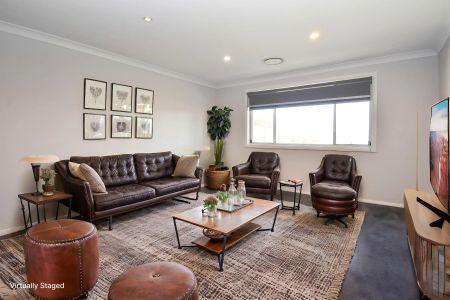 Family Home with Versatile Living Areas - Photo 4