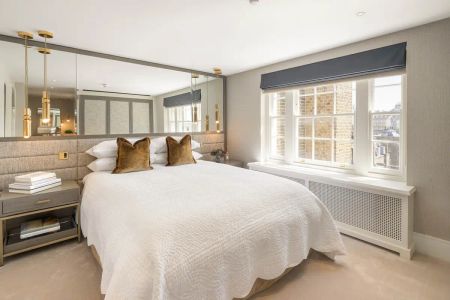 3 bedroom flat in London - Photo 4