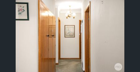 4 Beaufort Avenue, Alfredton, Vic 3350 - Photo 2