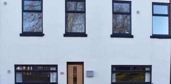 Grimshaw Lane, Middleton, Manchester, M24 - Photo 2