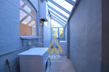 4 bedroom terraced house to rent - Photo 2