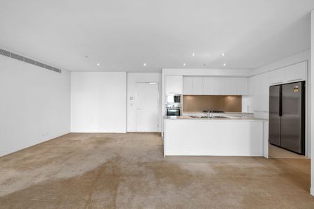 Oversized Harbourside Apartment in Stonecutters - Photo 4