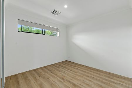 Townhouse living with space & style - Photo 4