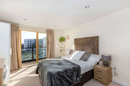 A spacious one bedroom apartment with a large balcony situated in a modern development with allocated underground parking. - Photo 4