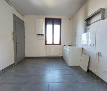 Location Appartement 2 pièces 45m² ELBEUF 76500 - Photo 1