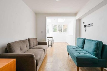 Blackstock Road, Finsbury, N4 - Photo 2