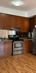 Rare 1 bed, 1 bath townhome, 2 parking FOR RENT - Erin Mills - Photo 4