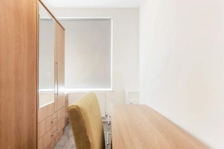 3 bedroom terraced house to rent - Photo 5