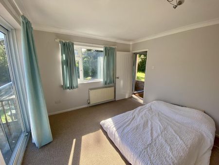 4 bedroom detached house to rent - Photo 2