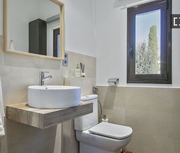 barcelona, Catalonia 08193 - Photo 3