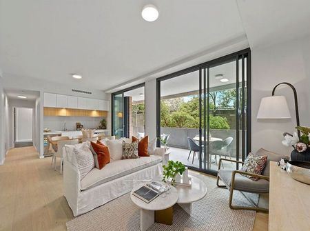 Oversized Two-Bedroom Apartment - Photo 4