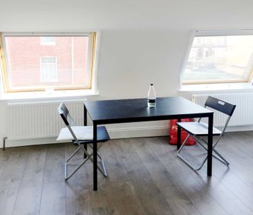 Price £1,200 pcm - Available 06/08/2025 - Furnished - Photo 5