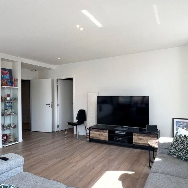 Appartement te huur in Ukkel voor € 1.686 met 3 slaapkamers - Foto 1