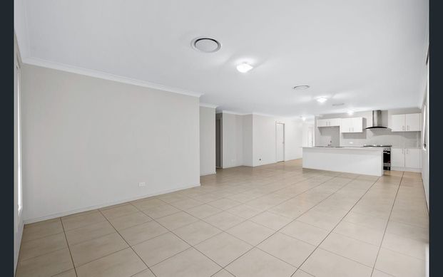 Spacious Family Home! - Photo 1