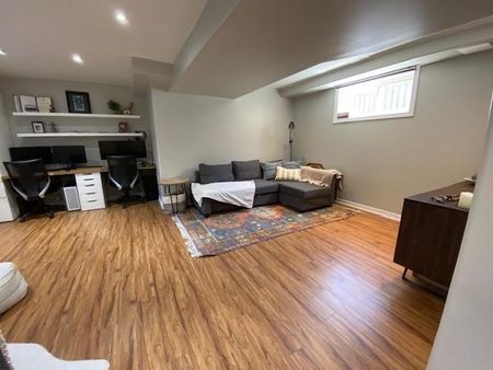 1458 Hanover Drive - 3 bed, 3.5 bath - Photo 3