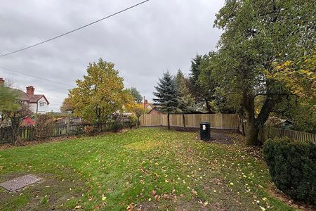 2 bedroom semi-detached bungalow to rent - Photo 4