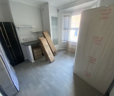1 bed studio to rent Lewis Street, Walsall WS2 - Photo 2