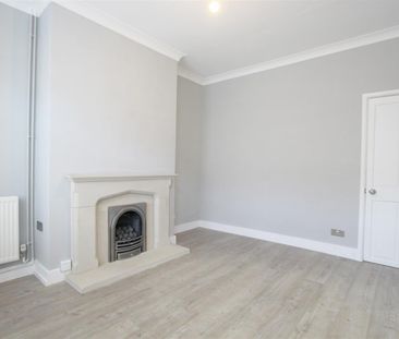 2 bedroom House To Let - Photo 2