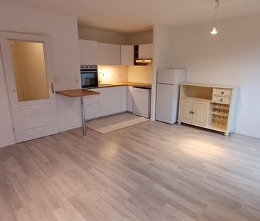 Location Appartement 2 pièces 47m² LILLE 59000 - Photo 3