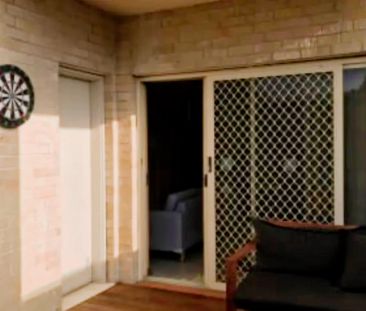 Large double ensuite bedroom in Eastlakes - Photo 5