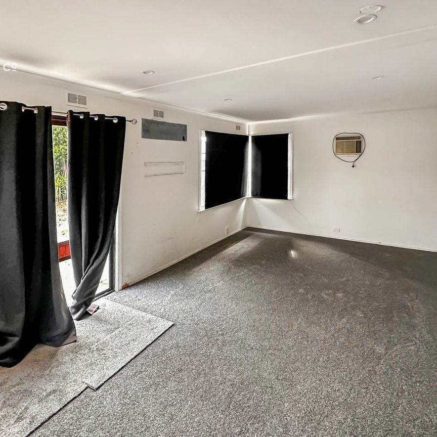 Perfect Location- Close to CBD - Photo 1