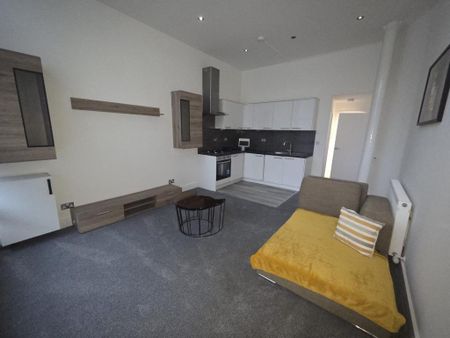 1 bedroom flat to rent - Photo 2
