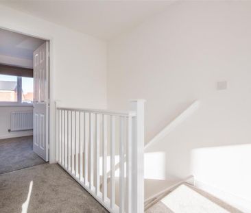 3 bedroom semi-detached house to rent - Photo 2