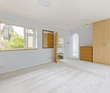 4 bedroom detached house to rent - Photo 4