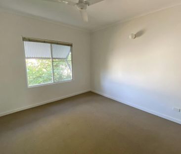 BREEZY 2 BEDROOM UNIT! - Photo 1