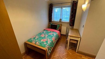 The Drive, Isleworth, TW7 - Photo 3