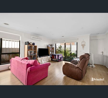 1/9 Miners Rest, Kangaroo Flat, Vic 3555 - Photo 2