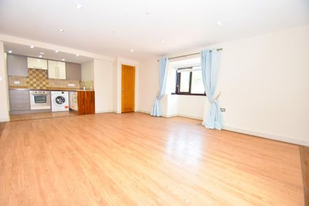 2 bedroom apartment to rent - Photo 2