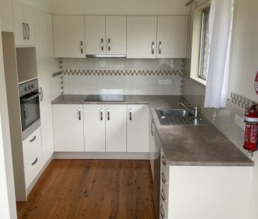 NEAT & TIDY THREE BEDROOM HOME - Photo 5