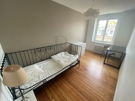 Location Maison 7 pièces 213m² - Photo 4
