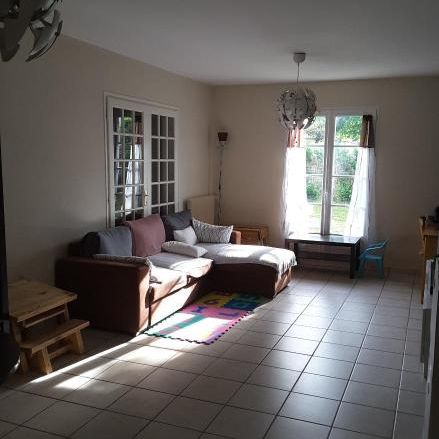 Location Maison 5 pièces 90m² LUYNES 37230 - Photo 1