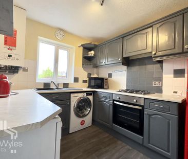3 bedroom terraced house to rent - Photo 2