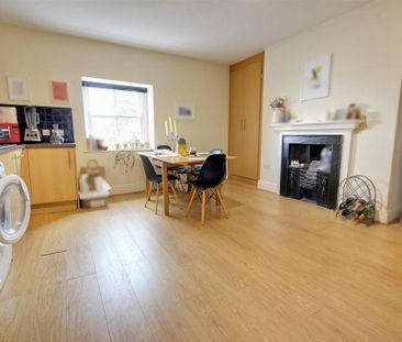 2 bedroom flat to rent - Photo 6
